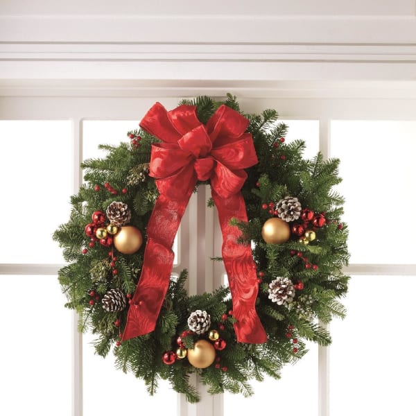 Winter Wonders Wreath