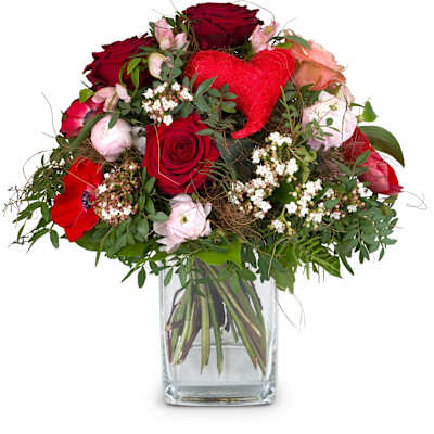 Valentine's Day Bouquet with red roses | Interflora