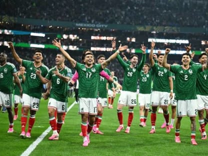Mexico batters Ecuador