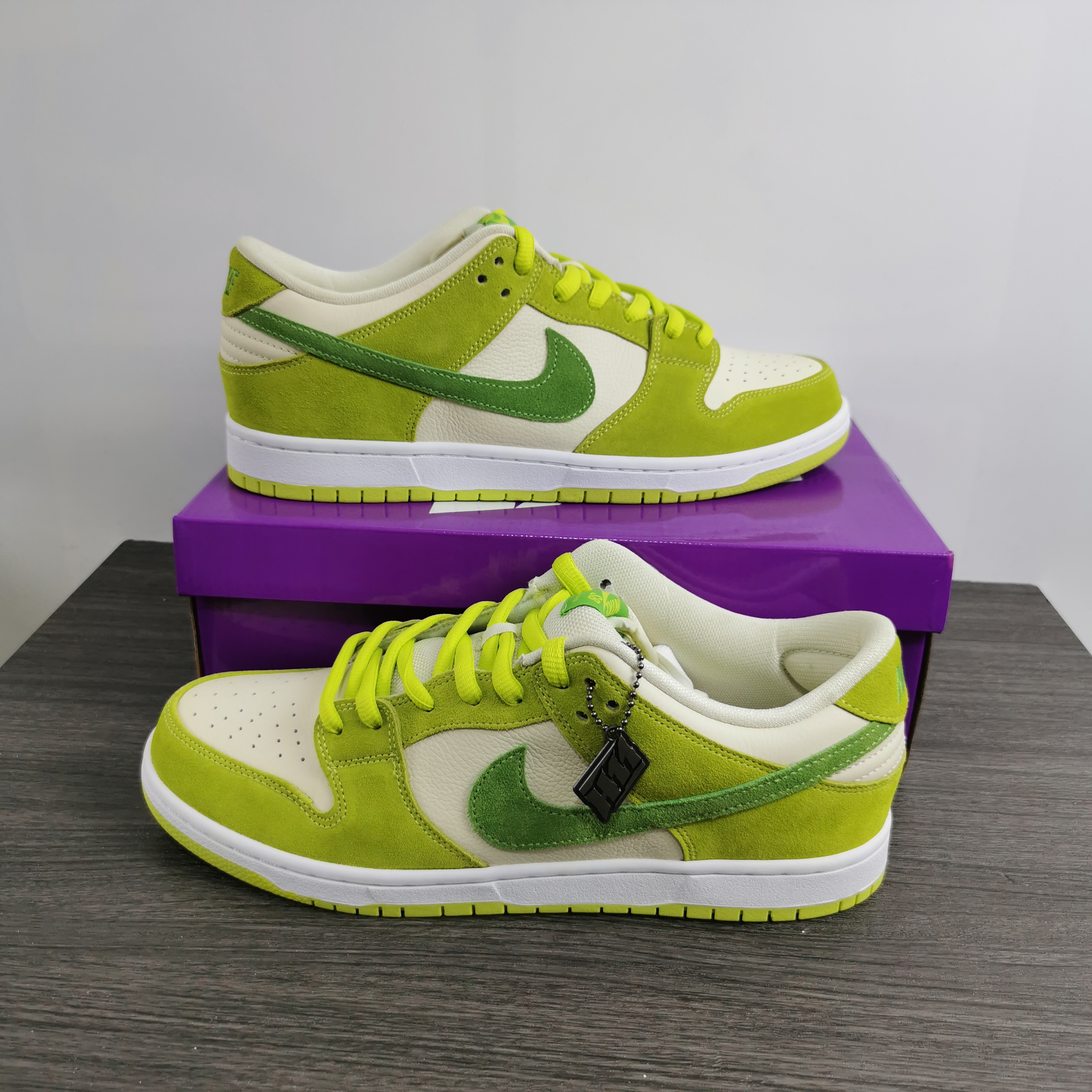 NIKE DUNK LOW DM0807-300