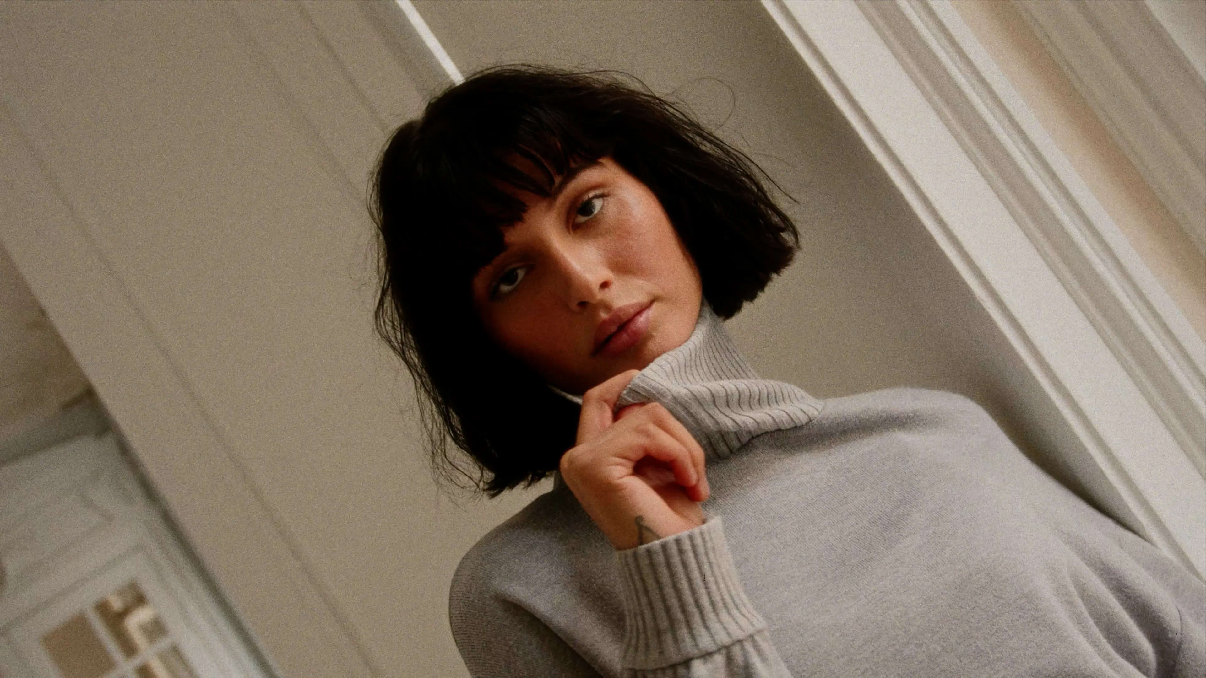 Mint Velvet — AW23 — campaign by Joris Favraud — still 3