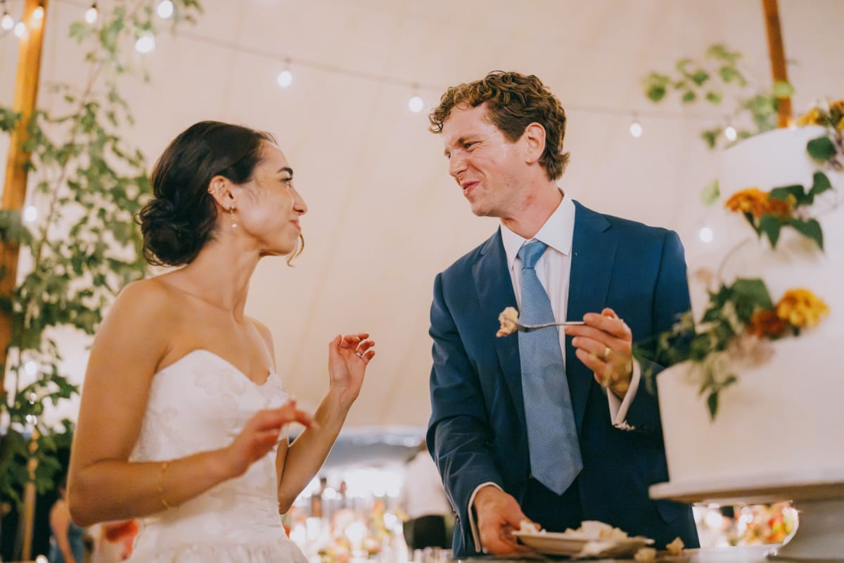 Do You Tip Your Wedding Photographer? (And How Much Is Normal?)