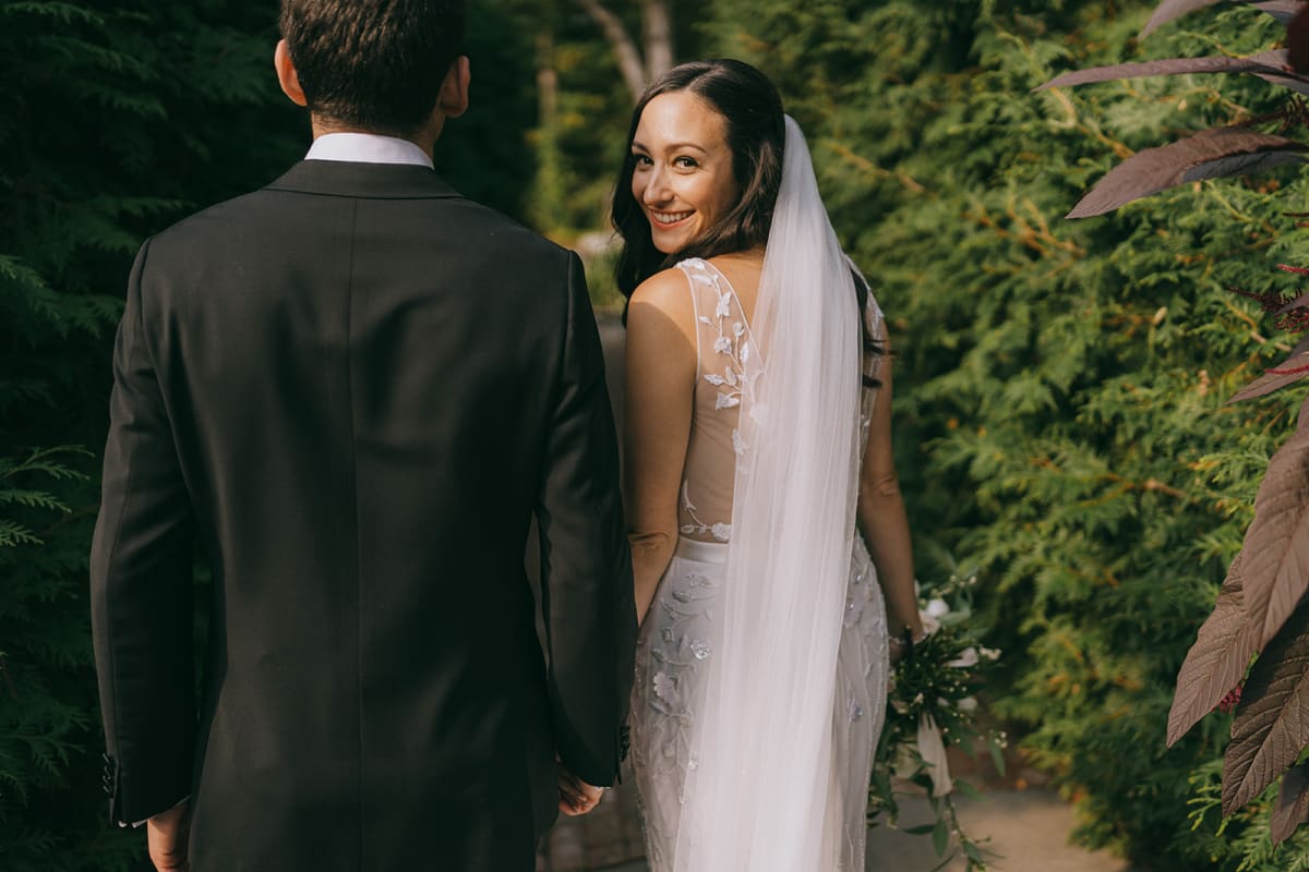 Jill and Michael wedding at Red Maple Vineyard