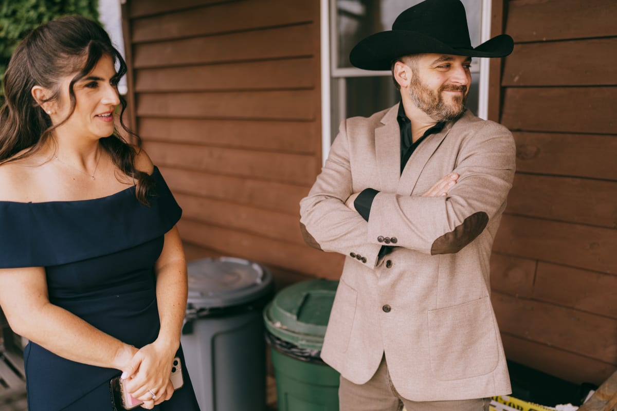 How Many Photos Should a Wedding Photographer Deliver?