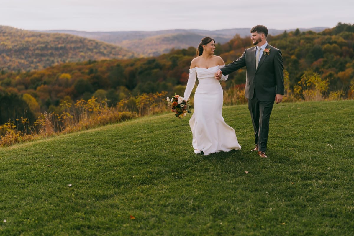 How Long Should a Wedding Photographer Stay? (Coverage Hours Explained)