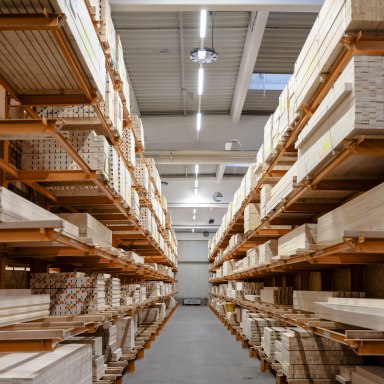 LED-Beleuchtung in Produktion von Josko