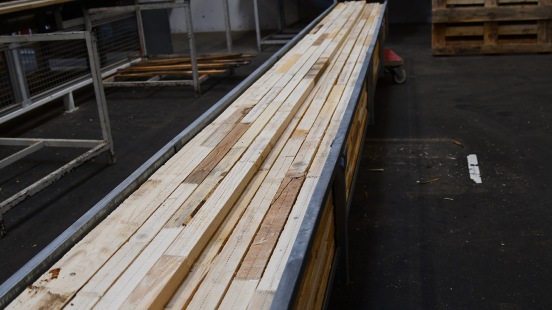 Wiederverwertung von Holz bei Josko Fenster und Türen