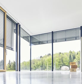 Große Fenster von Josko mit Nurglaseck