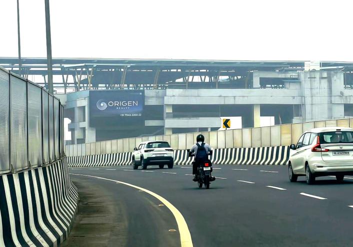 Unipole at Uer-ii, NH-9 towards Rohini/ Airport, New Delhi photo 1