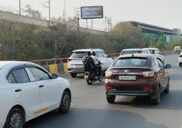 Unipole at Ring Road Mayapuri Flyover, Dhaula Kuan towards Punjabi Bagh, New Delhi - Position 2 photo 1