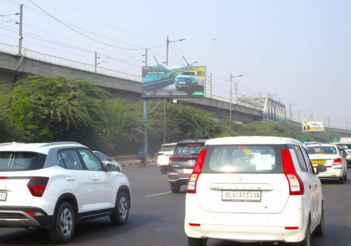 Unipole at Punjabi Bagh Flyover-2, Rajouri Garden towards NSP, New Delhi photo 1