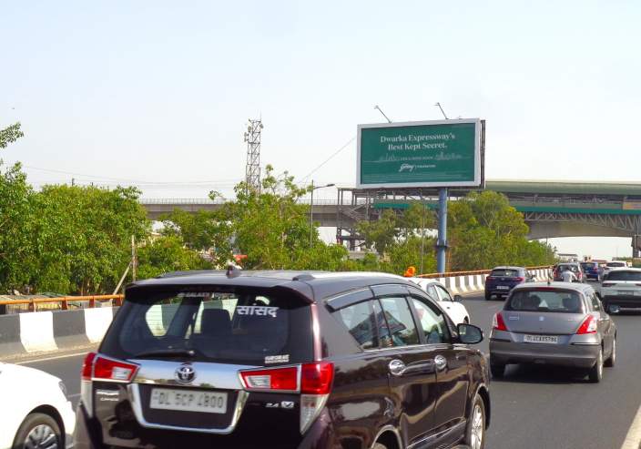 Unipole at Punjabi Bagh Flyover-4, NSP towards Dhaula Kuan, New Delhi photo 1