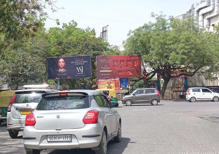 Unipole at Punjabi Bagh Club Road-2, Punjabi Bagh Club Road towards Peeragarhi, New Delhi photo 1