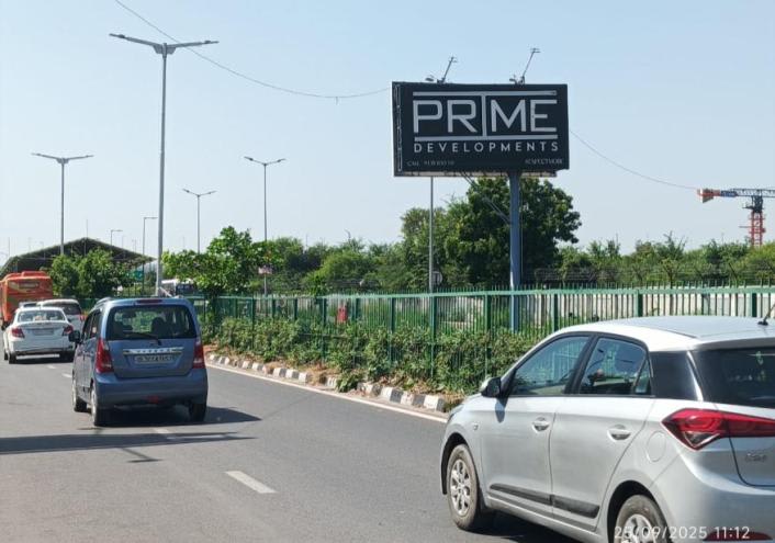 Unipole at Dwarka Sector 21 opposite. Pacific, Dwarka towards NH-8, New Delhi photo 1