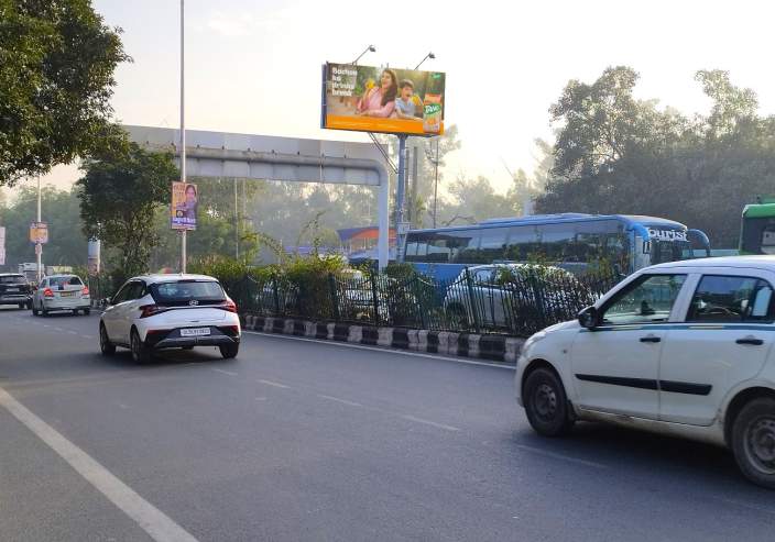 Unipole at Jail Road, Tilak Nagar towards Dhaula Kuan, New Delhi photo 1