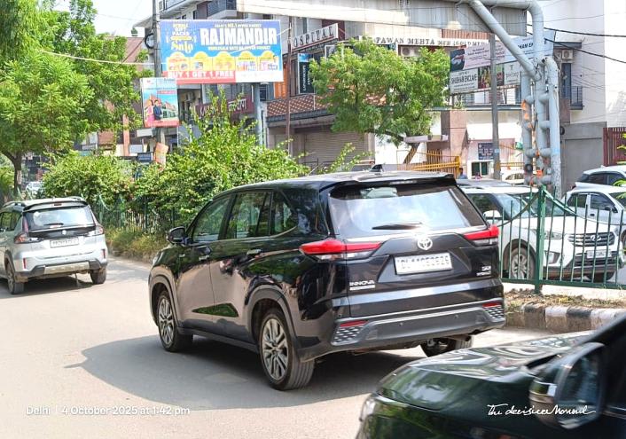 Unipole at Jwala Heri Nr Kalyan Jewellers, Peeragarhi towards Paschim Vihar, New Delhi photo 1