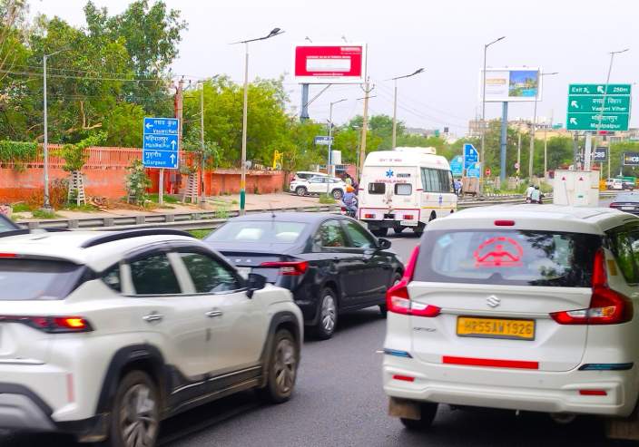 Unipole at NH-8 Vasant Kunj Crossing-1, Delhi towards Gurgaon, New Delhi photo 1