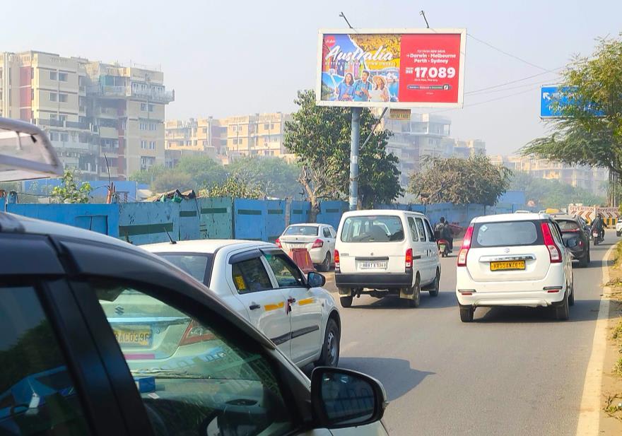 Unipole at Vasant Kunj D Block, Mg Road towards Airport, New Delhi photo 1