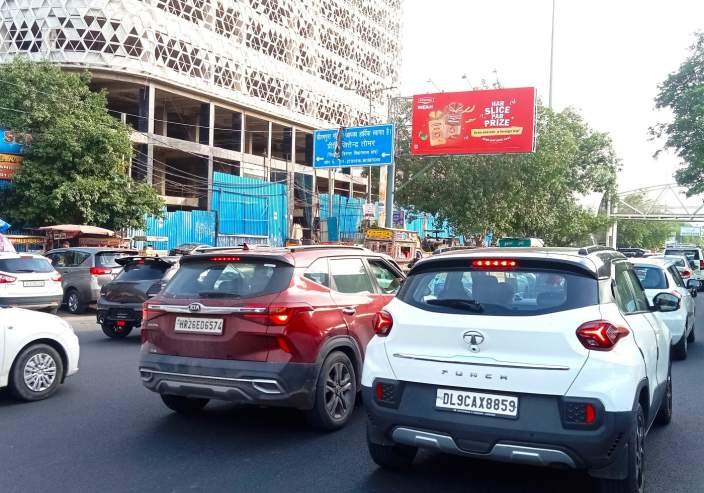 Unipole at Shiva Market Entry-2, Madhuban Chowk towards Janakpuri, New Delhi photo 1