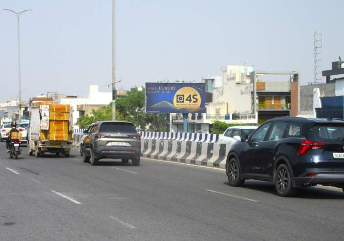 Unipole at Outer Ring Road - Rohini Flyover-1, Peeragarhi towards Madhuban Chowk, New Delhi photo 1
