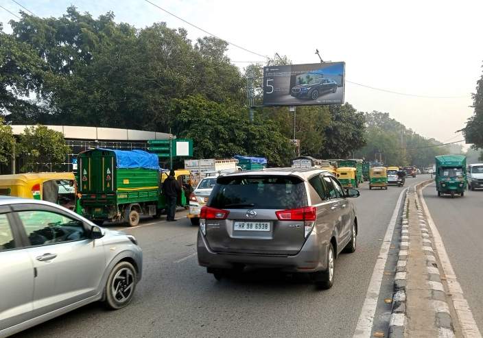 Unipole at Civil Lines, Model Town towards Kashmere Gate, New Delhi photo 1