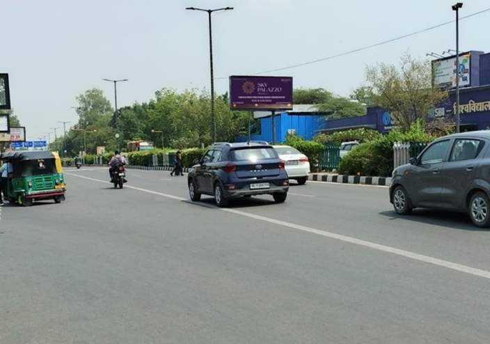 Unipole at Vishwavidyalaya Metro Station, Kingsway Camp towards Vidhan Sabha, New Delhi photo 1