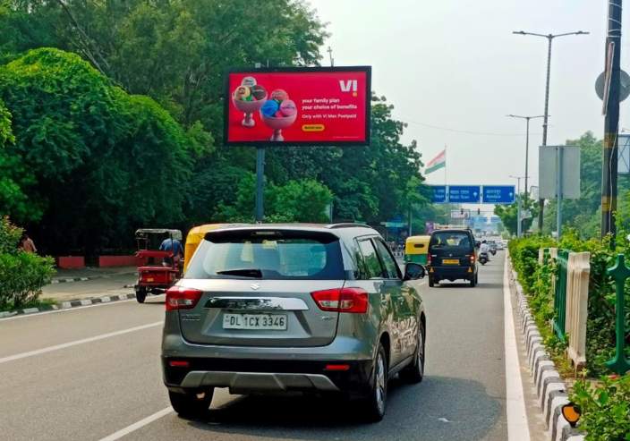 Unipole at Delhi University Ring Road, Vidhan Sabha towards Kingsway Camp, New Delhi photo 1