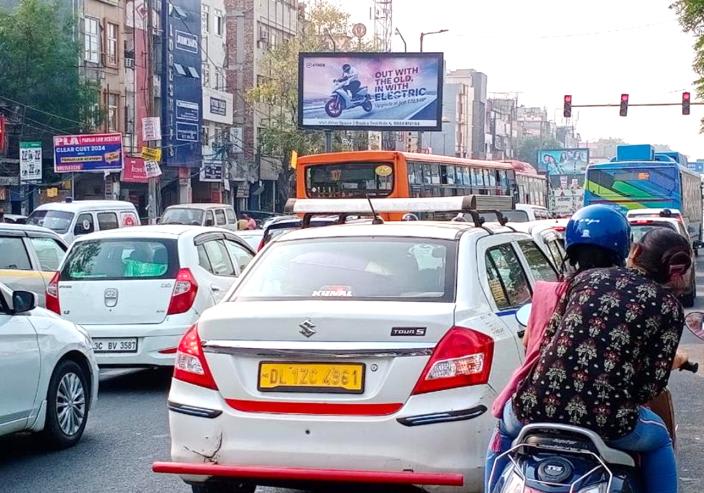 Unipole at Mukherjee Nagar Cut, Vidhan Sabha towards Kingsway Camp, New Delhi photo 1