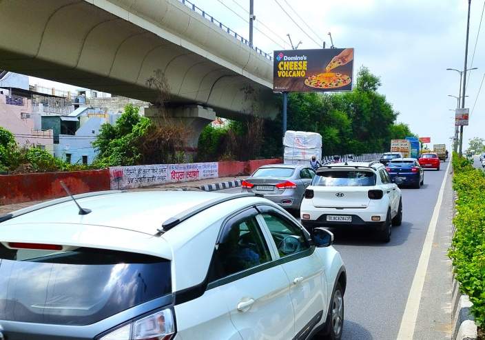 Unipole at Keshav Puram near Prembaripull, Inderlok towards NSP, New Delhi photo 1