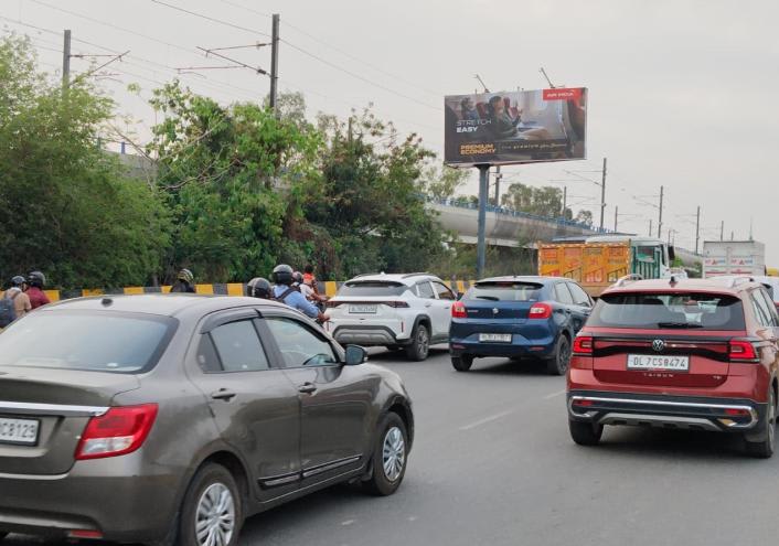 Unipole at Prembari Pull 02, Inderlok towards NSP, New Delhi photo 1