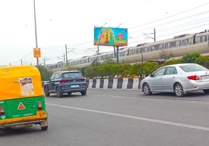 Unipole at Prembari Pull 02, NSP towards Inderlok, New Delhi photo 1