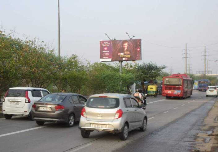 Unipole at Wazirabad Road -1, Wazirabad towards Bhajanpura, New Delhi photo 1