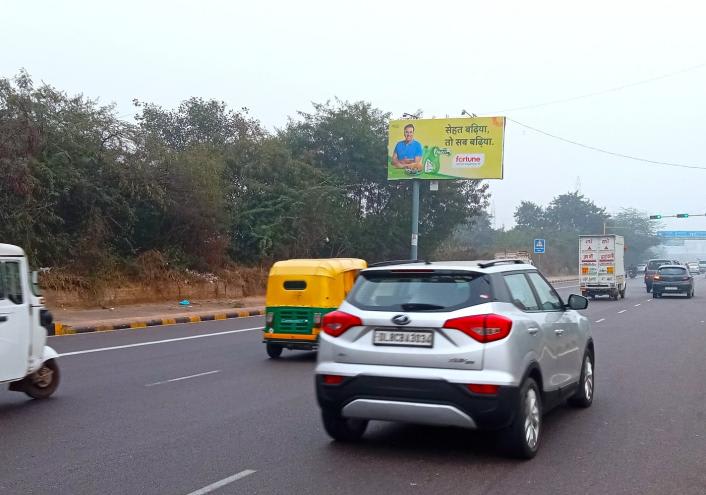 Unipole at Opposite. Shastri Park Metro Depot, ISBT towards Dilshad Garden, New Delhi photo 1