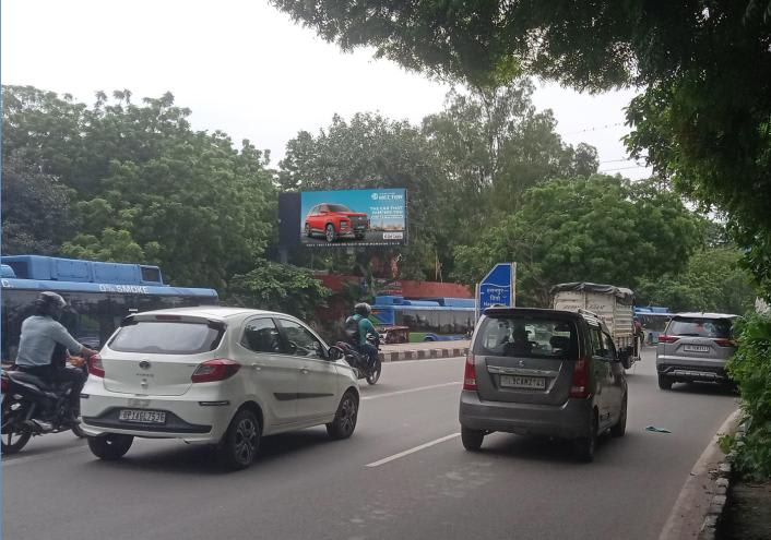 Unipole at Ip Extension near Madhu Vihar, Gazipur towards Preet Vihar, New Delhi photo 1