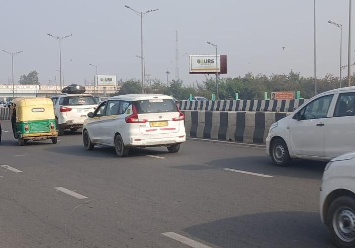 Unipole at NH-24, Delhi towards Ghaziabad, New Delhi - Position 2 photo 1
