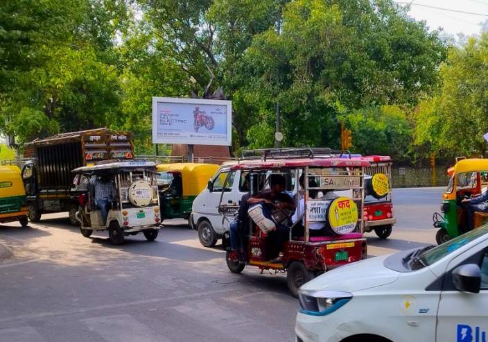 Unipole at Smart Signage- Jhandewalan Round About-01, Paharganj towards Karol Bagh, New Delhi photo 1
