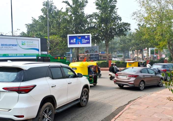 Unipole at Smart Signage- Patel Nagar /siddhartha Round About 04, Pusa Road towards Patel Nagar, New Delhi photo 1