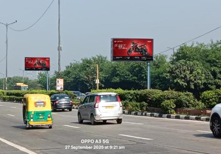 Unipole at Outer Ring Road Nr Red Fort -2a, Laxmi Nagar/ Noida & Ashram towards ISBT Kashmere Gate, New Delhi photo 1