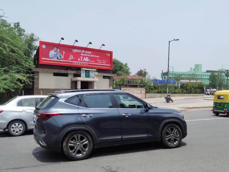 Metro Panel at Kashmere Gate, Shastri Park towards Pulbangsh, New Delhi photo 1