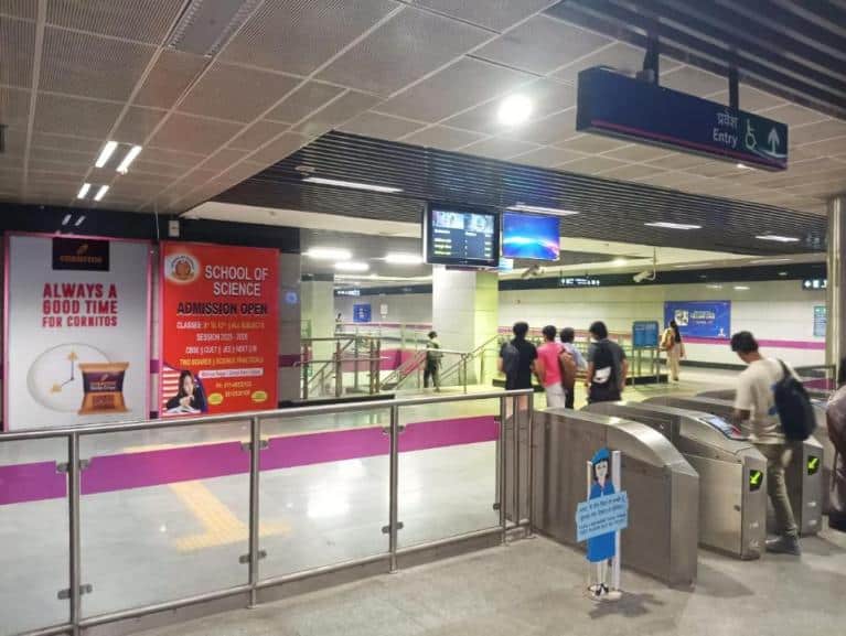 Metro Panel at Nehru Enclave, Gate No 4&1 Entry/exit, New Delhi - Position 2 photo 1