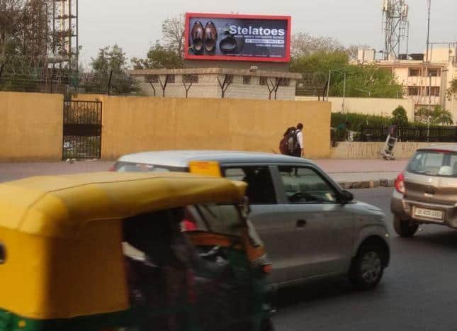 Metro Panel at Vinobapuri, Ashram towards South Extension, New Delhi photo 1