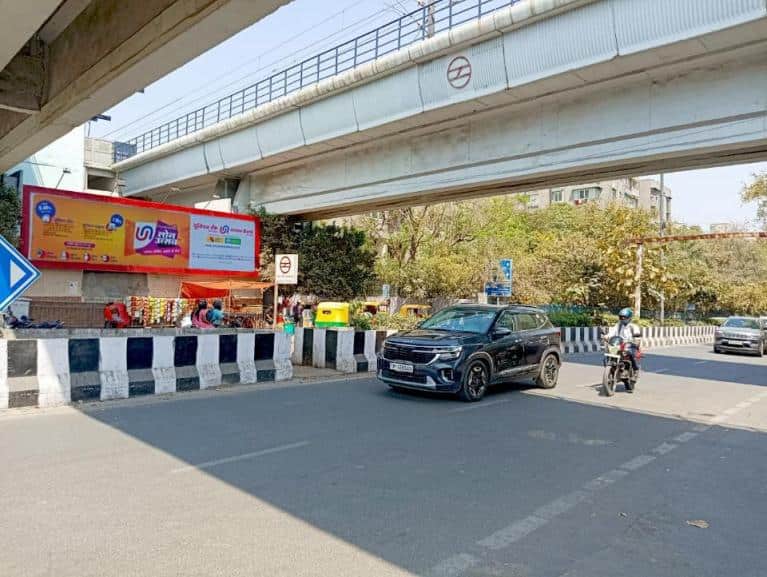 Metro Panel at Mayur Vihar Extension, Mayur Vihar towards Noida, New Delhi photo 1