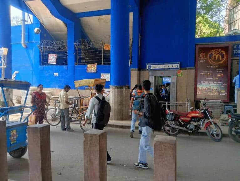 Metro Panel at Laxmi Nagar, Laxmi Nagar Metro Stationnr Lift, New Delhi - Position 1 photo 1