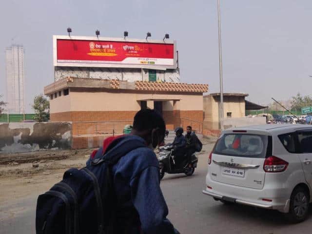 Metro Panel at Noida City Centre, Golf Course towards Noida Sector 34, Noida photo 1
