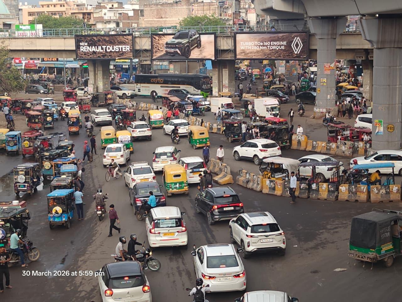 Metro Panel at Mg Road, Iffco Chowk towards Mg Road, Gurugram photo 1