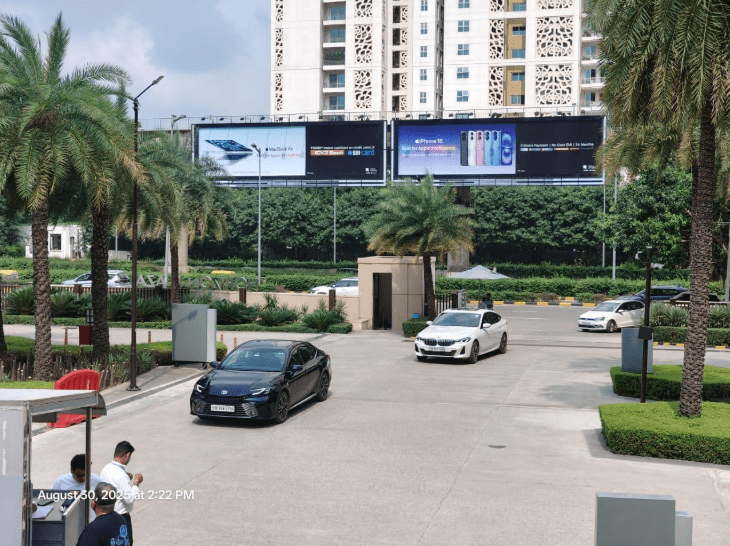 Metro Panel at One Horizon, Towards Cyber City, Gurugram photo 1