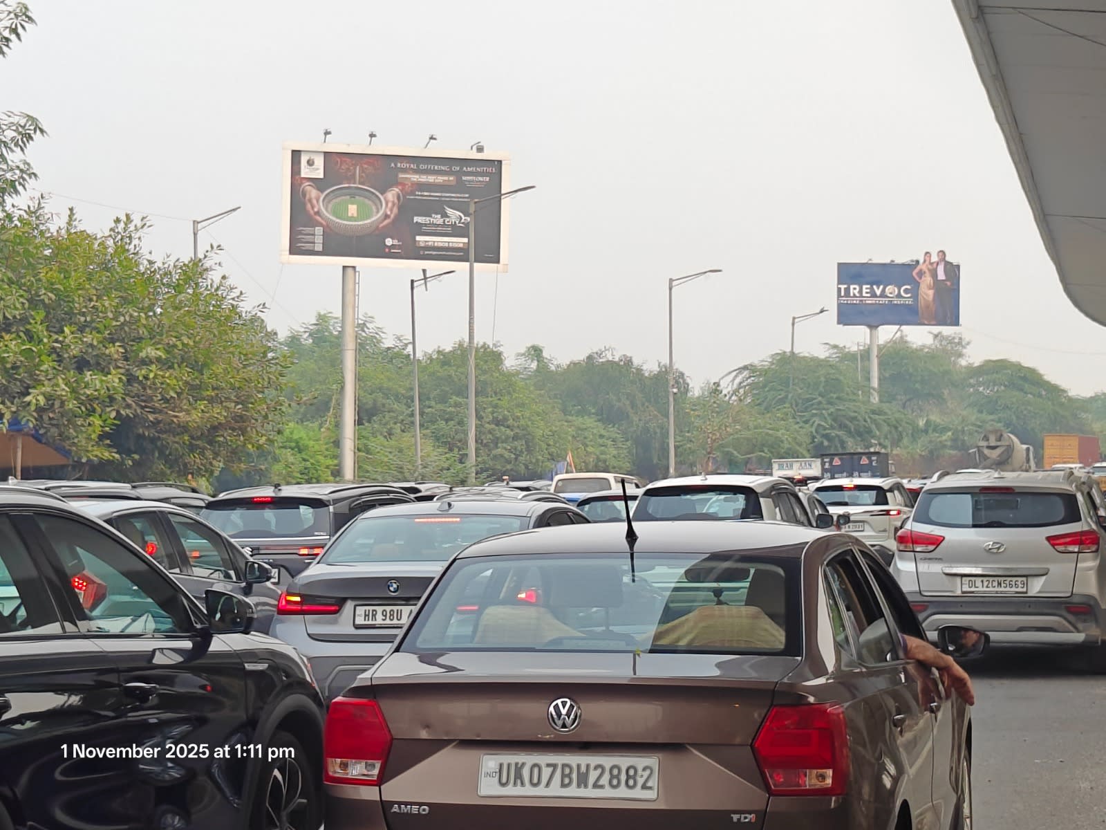 Unipole at Mg Road Le Meridian Hotel, near Indigo, Mg Road Gurugram towards Delhi, Gurugram - Position 2 photo 1