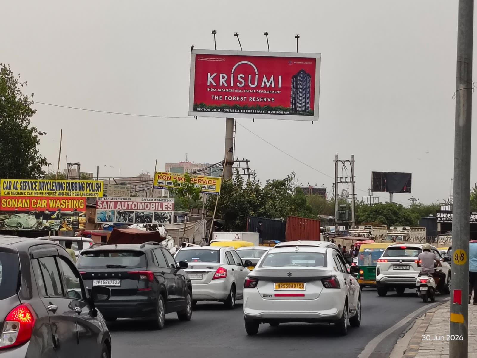 Unipole at After - Building 5 Parking Exit Unipole 3, Cyber City towards Mg Road, Gurugram photo 1