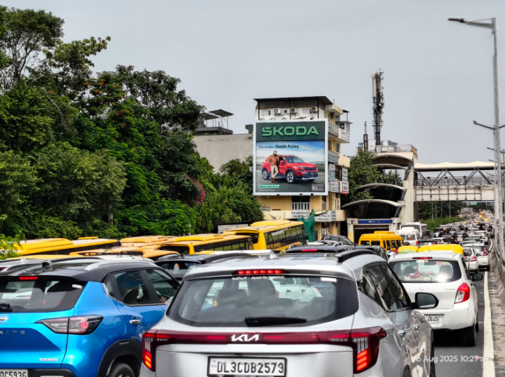 Mall Branding at Cyber City, Façade, Sikander Pur towards Cyber City, Gurugram photo 1