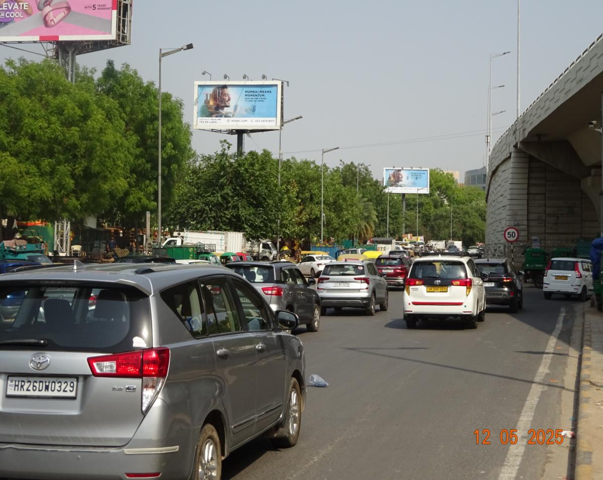 Unipole at DLF City Court, Cyber City towards Mg Road, Gurugram - Position 1 photo 1